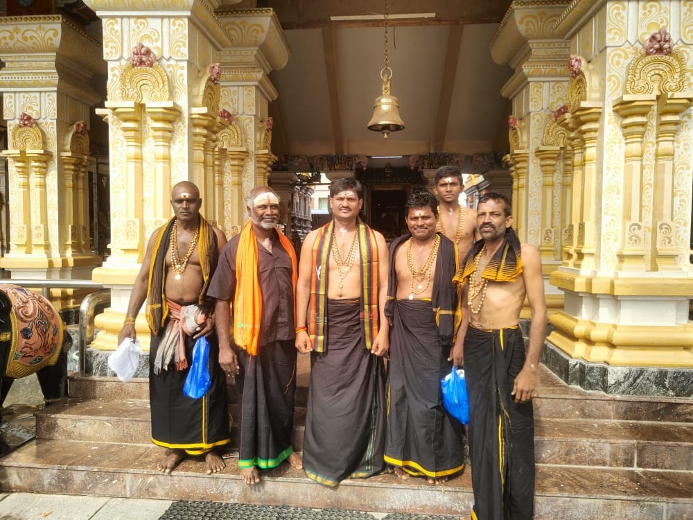 RKYadav_Ala's tweet photo. ఈ రోజు అయ్యప్ప దీక్ష ప్రారంభం చేసాను ..  
మీ ఆర్కే యాదవ్ , 
పెదకూరపాడు నియోజకవర్గం https://t.co/q9Rh9f6JLf