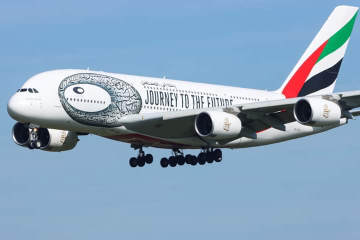 crew_aviations's tweet photo. Emirates 🇦🇪 Airbus A380 ✈️ A6-EEJ "Journey to the Future" Special Livery 🎨 at Munich Airport 📸🛬🙌

MUC
23.09.2022 https://t.co/uK076G0SUM