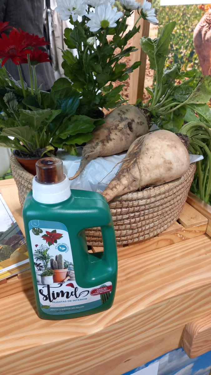BetaliaES's tweet photo. ¿Sabes que de la #remolacha de aprovecha todo?
Stimel es el abono líquido orgánico que ayuda a que lo que se extrae esté en las mejores condiciones.
El #abono para los mejores #cultivos 🌱​
#delcampoparaelcampo #agricultura https://t.co/xO6cioeCPx