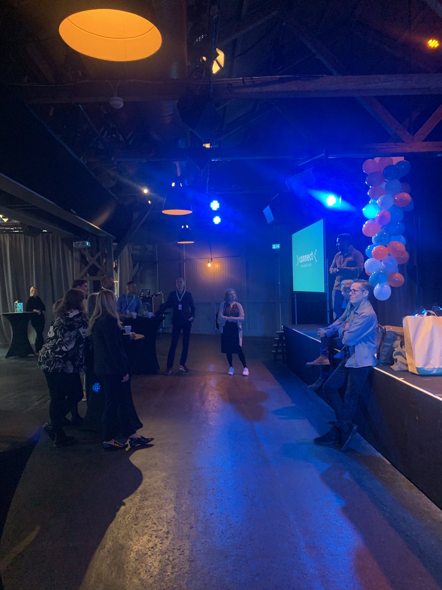 Take off för Connect dagen! Om en timma är vi i omloppsbana med 500 connectors! #språngbrädan #ökatillväxt #connectväst