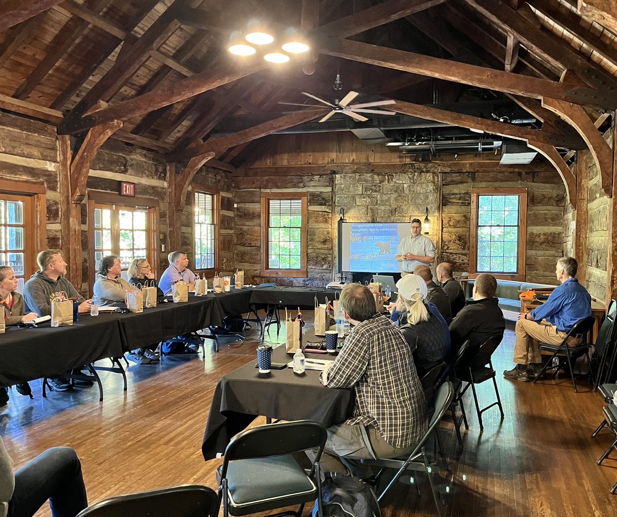Not a bad classroom yesterday for the Ron Walker Leadership Leadership! Great day talking leadership, capacity the arena! #leadershipishard #PHILosophies #clemsonprtm #walkerleadership