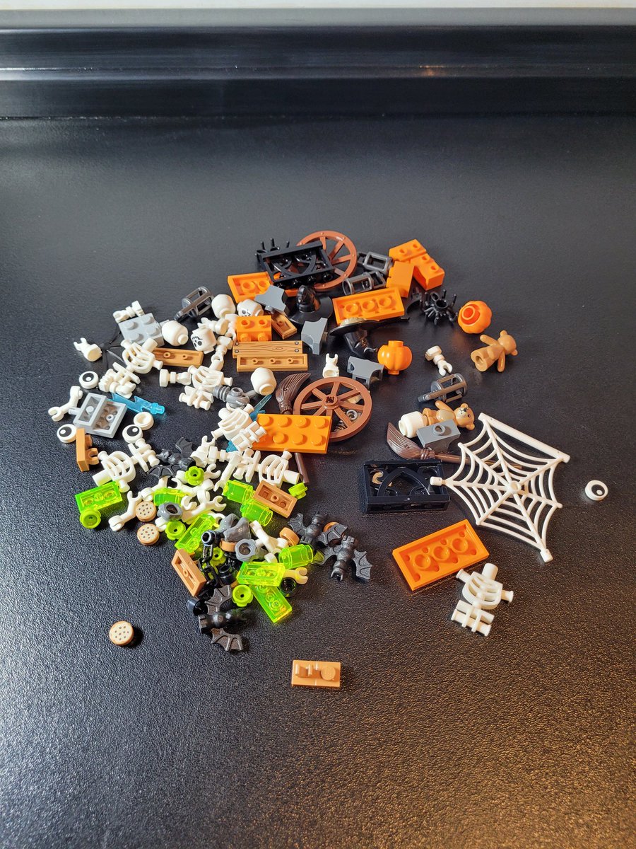 AllenAfol's tweet photo. Spooky VIP Add On Pack!
I've added a horse because there weren't enough wheels to make a carriage, but it's a Skeleton Pride float! Skeletons need recognition too!
What has everyone else built with theirs?
#spookyvipaddonpack #skeletonpride #Halloween #lego #afol #allenafol https://t.co/CF4xOwu0kB