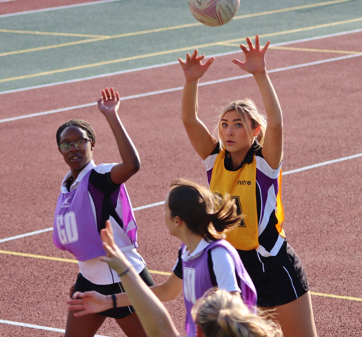ellesmerecoll's tweet photo. Great to see our Senior School Netball team practicing on our newly upgraded outdoor netball and tennis courts!
#SportAtEllesmere #GirlsSport #Coed #LifeAtEllesmere #Netball #WAoS #AFEC #WorldClassSchool #ShropshireSchool #SchoolNearMe #PrepSchoolNearMe https://t.co/XdtbV5ycNP