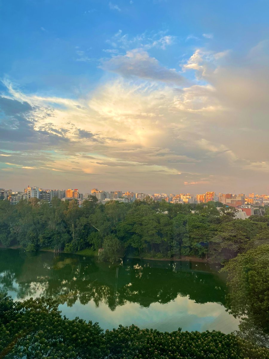 A #DhakaDelight moment. Trying to finish off this workweek and this is my office view when I look up from the desk. Have a good weekend everyone! #BeautifulBangladesh