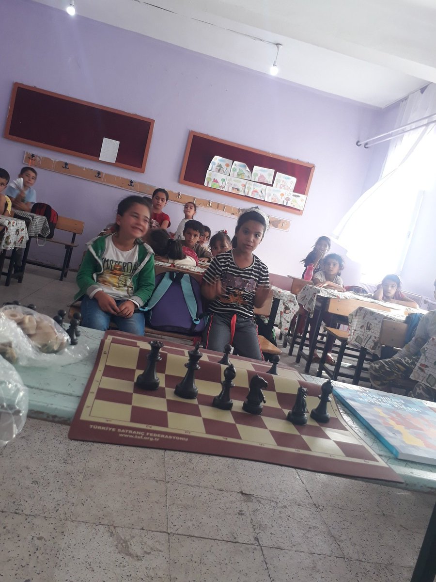 Satranç Kursumuz başladı.  Her kulvarda Pirinçlik Ilkokulu olarak var olacağız.  <a href="/MetinUgur77/">Metin UĞUR</a> <a href="/ErdasFaruk/">Faruk ERDAŞ</a> <a href="/kayapinarmem/">Kayapınar İlçe Millî Eğitim Müdürlüğü</a> <a href="/Diyarbakirmem/">Diyarbakır İl Millî Eğitim Müdürlüğü</a>