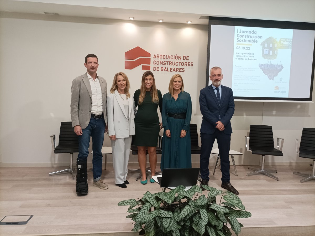 ConstructorsIB's tweet photo. 📢Celebrada la I Jornada de #Construcción #Sostenible con el patrocinio del @ConselldeMca 
👉Los constructores queremos ser palanca y actores principales de la transición verde y justa en #illesbalears
@CatalinaClader1 @JAUMEALZAMORA https://t.co/mlWxeLfWWi