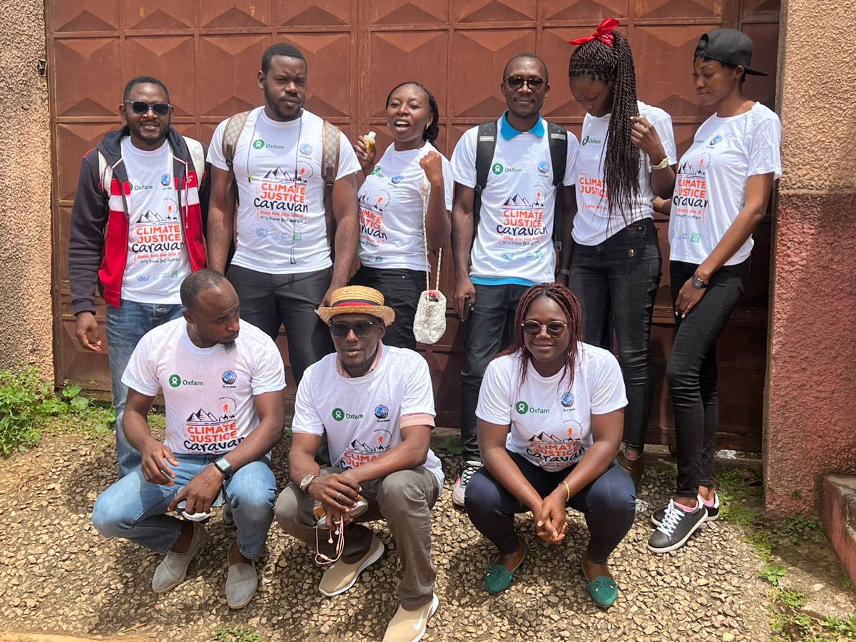 Ernestinek11's tweet photo. Les communautés étant les plus vulnérables au changement climatique, ce 03.10. 2022. @jvecmr s'engagé dans l'invitiative de @Oxfam, à la #Caravan pour la #JusticeClimatique afin de receuillir leurs recommandations dans la ville de #Mbalmayo pour la #COP27.
#CAPSURLACOP https://t.co/VI4bIEIoRW