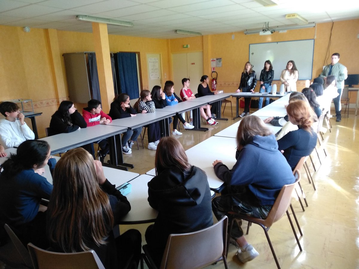 Lancement des Cordées de la réussite pour 24 élèves de troisième qui préparent leur orientation. Ce dispositif va permettre à ces jeunes d'ouvrir le champ des possibles et d'accroître leur ambition en les mettant en relation avec des étudiant(e)s. <a href="/acrennes/">Académie de Rennes</a> <a href="/56_bef_ouest/">Bassin Éducation Formation 56 OUEST</a>