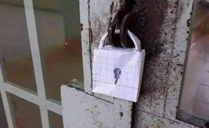 Yo intentando controlar mi cara cuando algo no me gusta