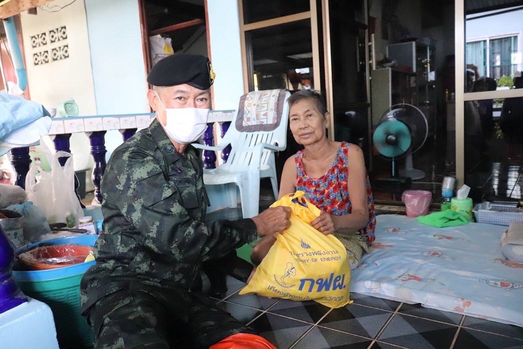 ascom2army2's tweet image. “ ความเดือดร้อนของประชาชนต้องมาก่อนเสมอ ”
ผบ.บชร.2 ลงพื้นที่เคียงข้างกำลังพลช่วยเหลือผู้ประสบภัยพายุโนรู
6 ต.ค. 65 ผบ.บชร.2 ตรวจเยี่ยมติดตามการช่วยเหลือผู้ประสบอุทกภัยในพื้นที่ จว.ช.ย.ที่ อ.เมืองชัยภูมิ และ อ.จัตุรัส
#ทหารมีไว้ทำไม
#กองบัญชาการช่วยรบที่2
#กองทัพภาคที่2