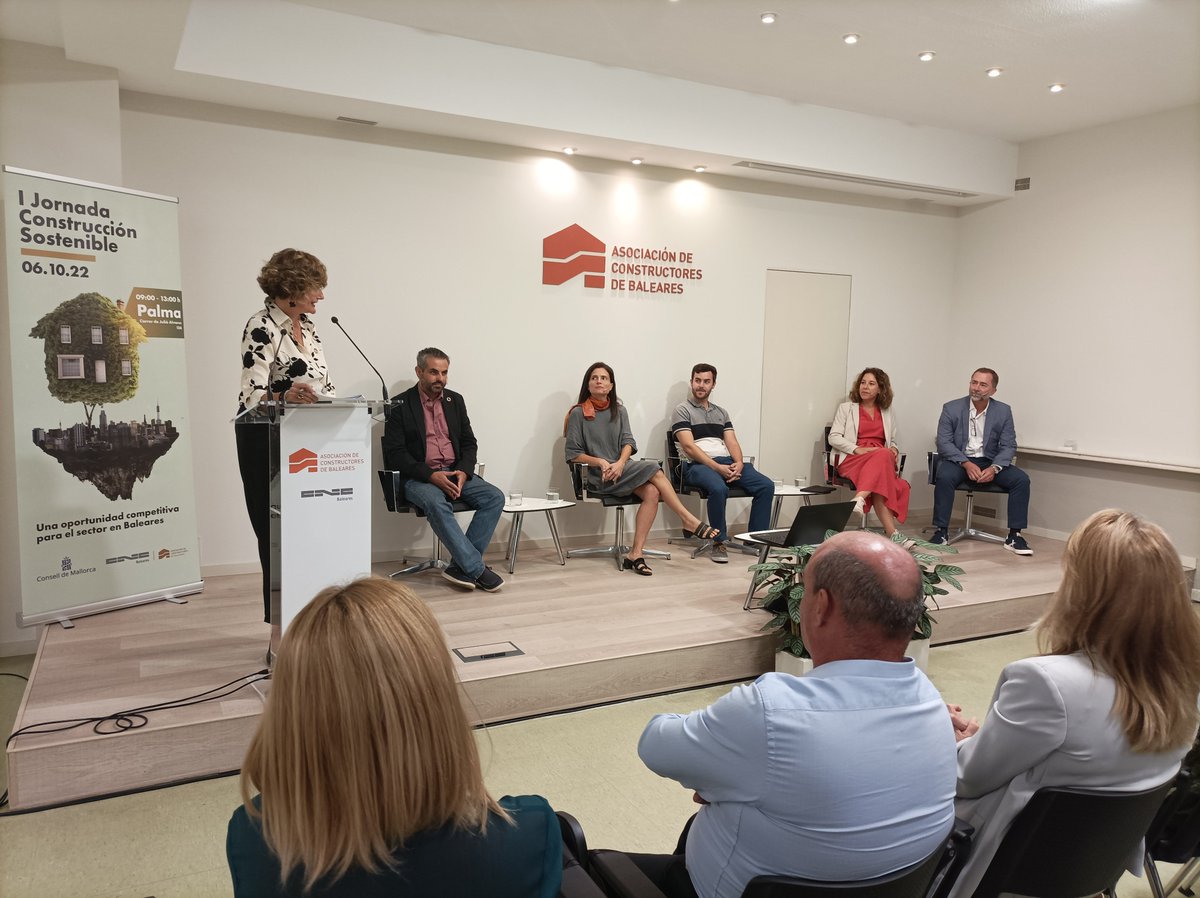 ConstructorsIB's tweet photo. Conclusión final de nuestra mesa coloquio con @AmereHijos @alibazinvers , @Melchor_Mascaro, Edificam Illes y Green Building: 
Solo llegaremos a la meta de la sostenibilidad JUNTOS¡¡¡ https://t.co/ER07tvnw3O