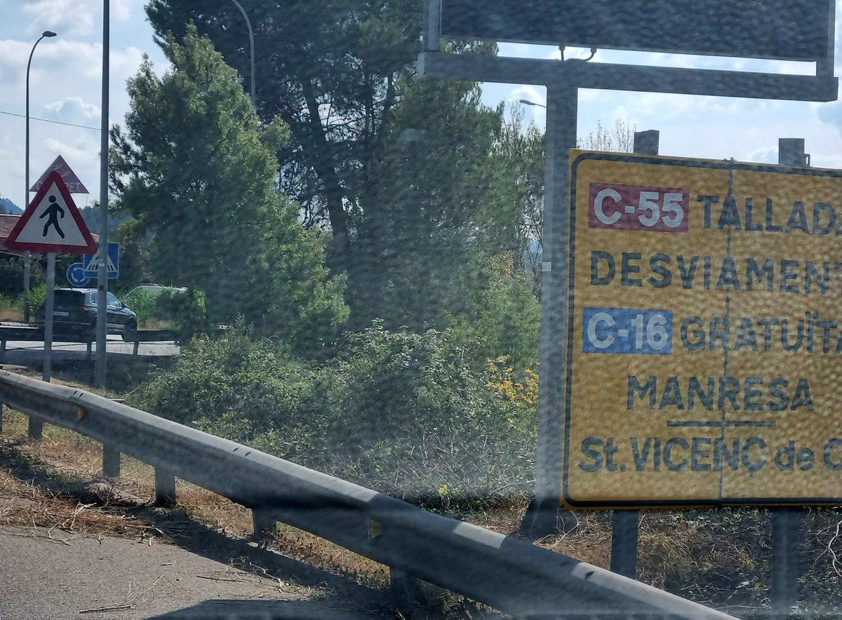 ⚠️A la sortida d #Manresa (#Bages) incorporació #C55 fa dies k hi ha un rètol #fake❗️
Es mentida
Entre cues, retencions i accidents, ara només falta que ENGANYEU i DESPISTEU als pobres conductors d la maleïda #CaRatera
<a href="/territoricat/">Territori</a> NO TENIU VERGONYA😡
<a href="/NOMSMORTSC55/">NO MÉS MORTS C-55</a>
<a href="/diariRegio7/">Regió7.cat</a>