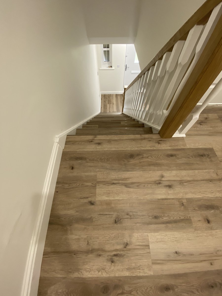 Something a little different with this one, <a href="/Polyflorltd/">Polyflor</a> Expona Commercial Oiled Oak lvt throughout and vinyl wrapped risers completed as usual with <a href="/StairrodsUK/">Stairrods (UK) Ltd</a> trims 😍👌🏽