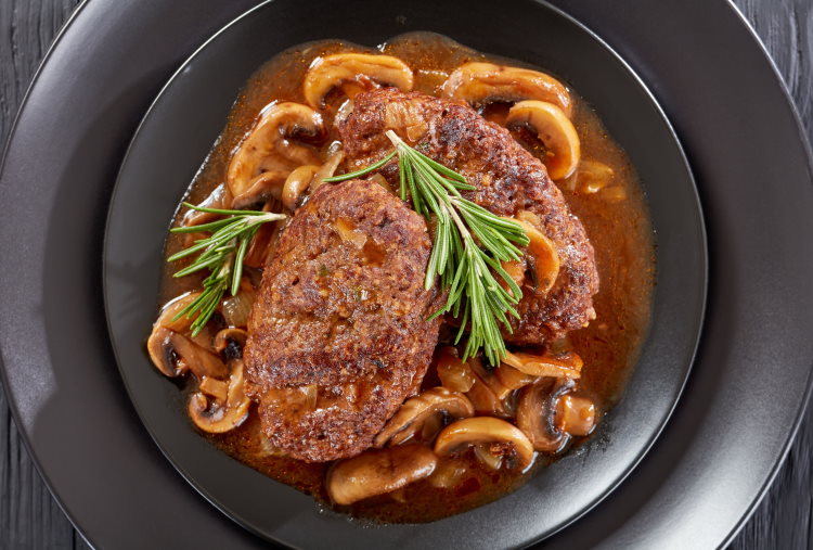 cookingnook's tweet photo. One of my favorite easy dinners is Salisbury steak with fresh mushroom gravy. 30 minutes from prep to plate and delicious. Plus mushrooms are a nutrition powerhouse. You will find the full recipe on the site here: https://t.co/FYHzK60Owc What's your favorite easy dinner recipe? https://t.co/crwE56vkR3