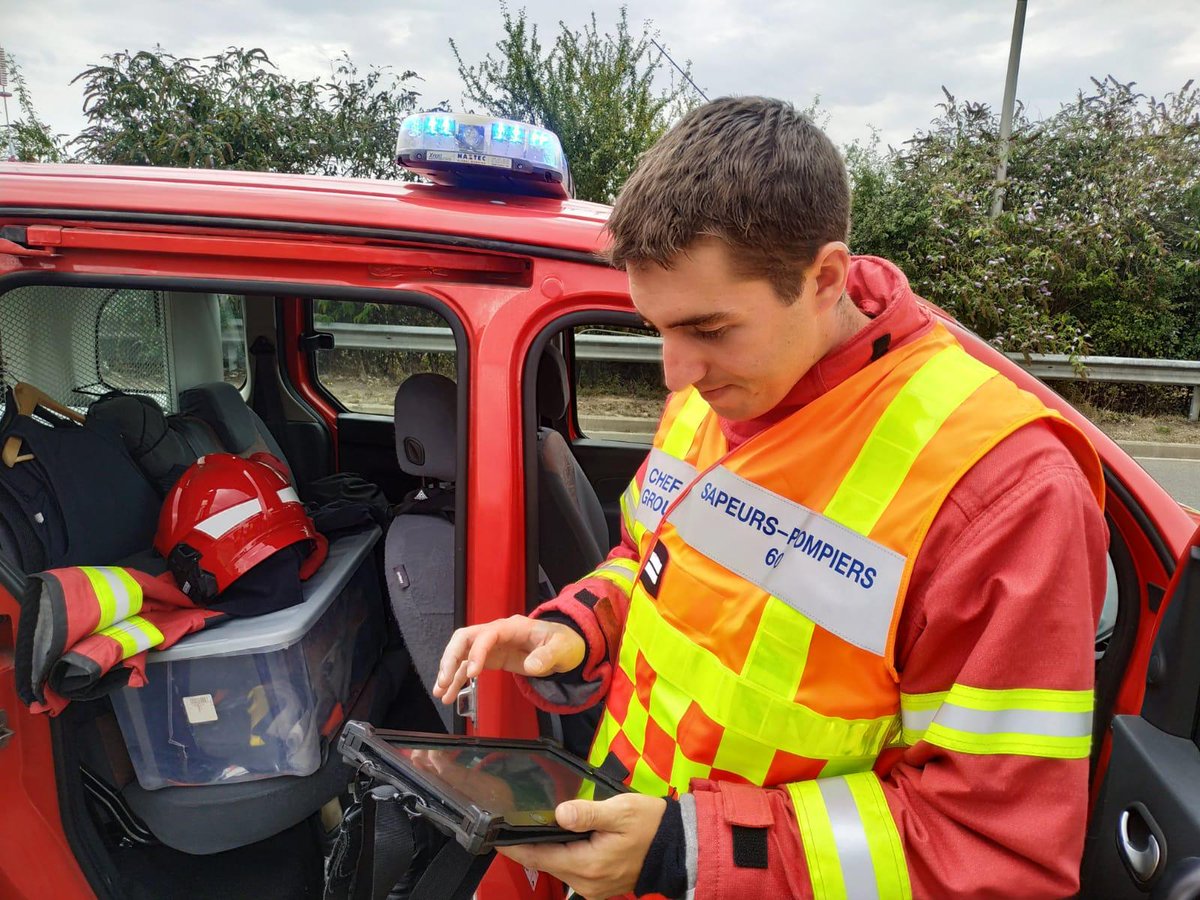ENSOSP's tweet photo. Les #OfficiersElèves des #Filt 103 et 104 poursuivent leur cursus de #formation
👉#Immersion opérationnelle - visites #ERP ; rencontres avec #partenaires @PoliceNationale
et @Gendarmerie
👉Module A du 2e niveau de la #prévention #PRV2
👉Officier de garde #ODG
👉#Retex
👉#RH https://t.co/xinM9E59G6