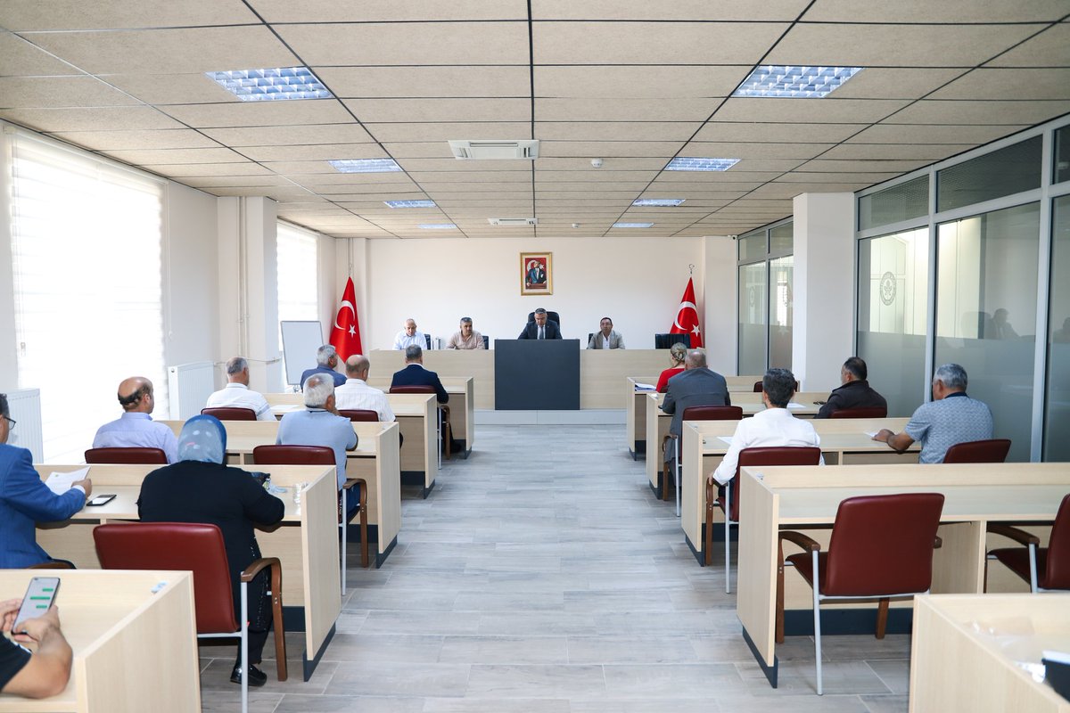 nuriguler09's tweet photo. Belediye Meclis Üyelerimiz ile birlikte Ekim Ayı Olağan Meclis Toplantımızın birinci oturumunu gerçekleştirdik. İlçemize ve hemşehrilerimize hayırlı olsun.
#nuriguler #koskbelediyebaskani https://t.co/QtAwfAQUDm