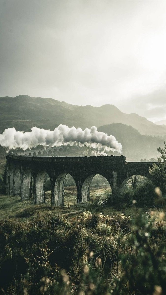 sihirbakanii's tweet photo. Hogwarts Express. https://t.co/gWNBVfQ57H