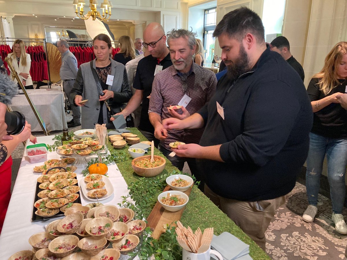 TheAHDB's tweet photo. The #AHDBExport team have brought together head butchers from top French retailers who sell British lamb. 

The Paris-based event has been about showcasing products, sharing new recipes &amp; ideas to help promote our lamb to French consumers. Discover more 👉 https://t.co/Jbs2amJquK https://t.co/DlgQTlk4Q5