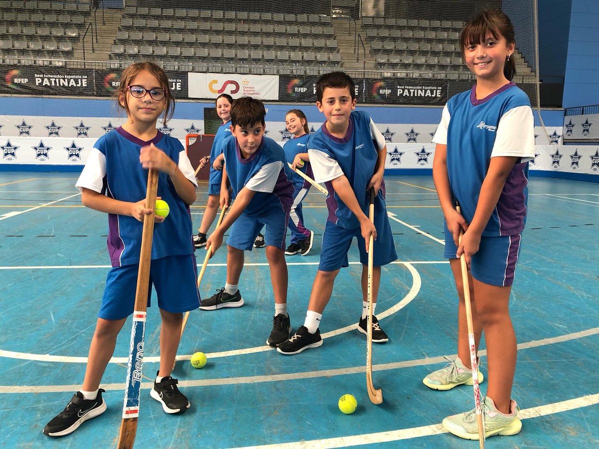 manyanetblanes's tweet photo. Gràcies @cpblanesatletic per ensenyar-nos aquest esport! #1rEP #2nEP #3rEP #4tEP 🏑🤗#josocmanyanet #blanes #juntsanemméslluny https://t.co/ecYJld1bxQ