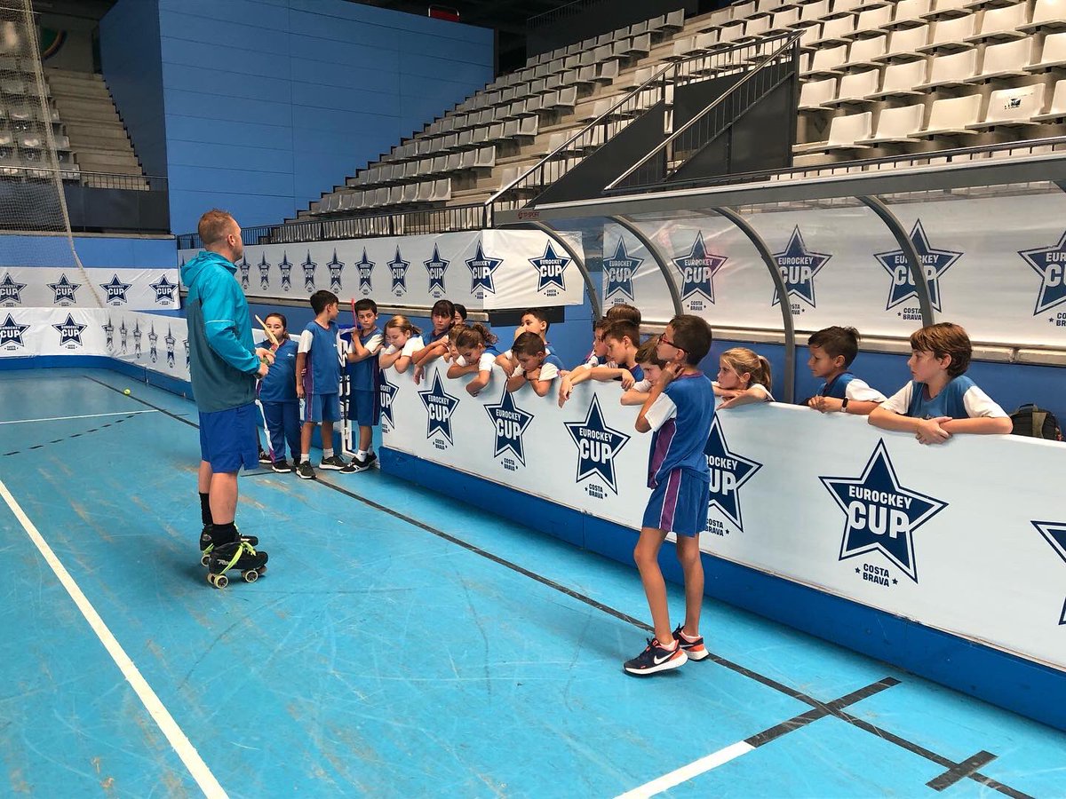 manyanetblanes's tweet photo. Gràcies @cpblanesatletic per ensenyar-nos aquest esport! #1rEP #2nEP #3rEP #4tEP 🏑🤗#josocmanyanet #blanes #juntsanemméslluny https://t.co/ecYJld1bxQ