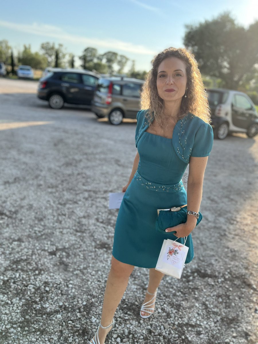 _nikekin's tweet photo. Dress and Spanish (short-bodied cardigan)ย in octane polyester cady.
Hand made embroidery with french knot and chainstich.
#TailorMade #handmade #embroidery #Embroidered #weddingcelebration #dress #weddingdress #madeinitaly #Fashion #semplicity https://t.co/4Ao8F0FLI2