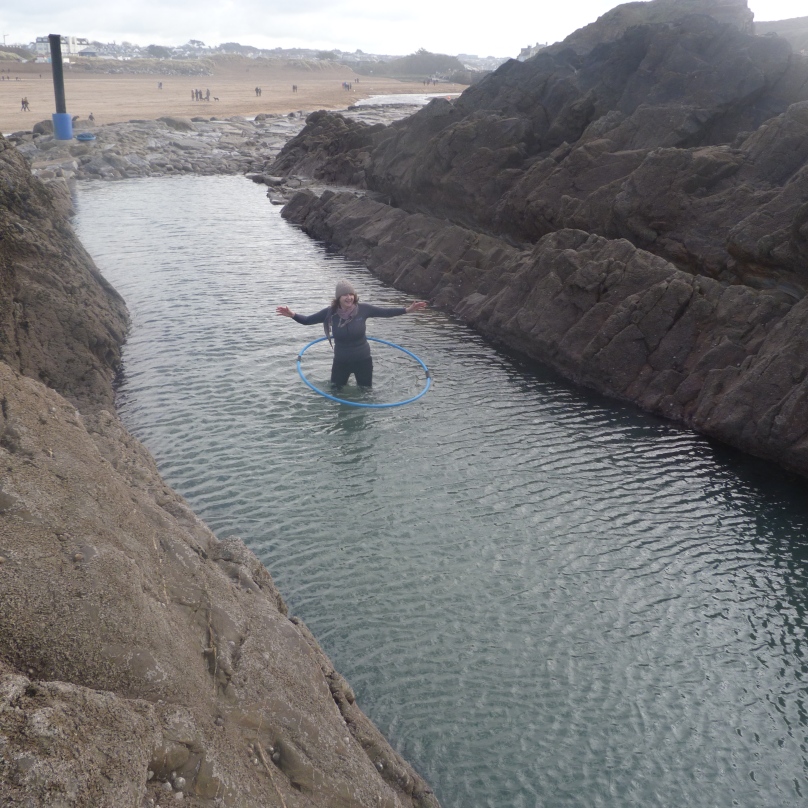 nakedambitionuk's tweet image. Playing around in Tommy's Pit, Bude's first bathing pool !

#bathingpool #seapool #tidalpool #wildswimming #wildhooping #swcoastpath #bude #funandfitness #tommyspit #kernow #lovecornwall #exploremore #beginnershulahoops #trysomethingnew