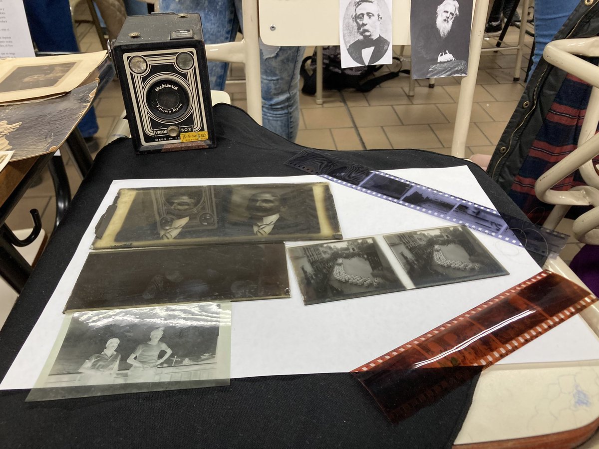jorpasso's tweet photo. Vení a vernos a la muestra! 😊#EEyM2022, #CarreraDeEdición, #MuestraAntropologíaDeLosMedios, #PlacaFotografica #Tecnologia, #Puan #Cámara #Soportes https://t.co/8CHOotwGGn