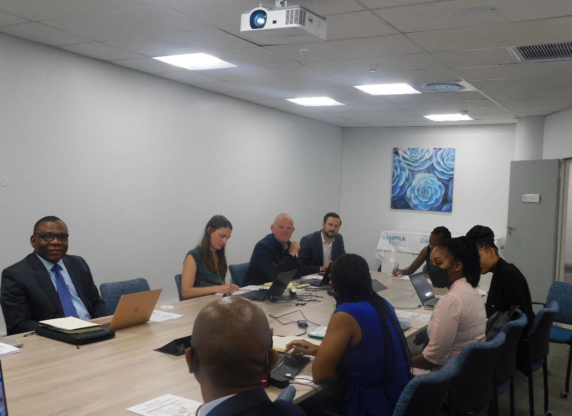 NEPAD_Agency's tweet photo. 1/2: The African Union Smart Safety Surveillance #AU3S programme has been working with National Regulation Authorities in 5 countries (Ethiopia, Kenya, Ghana, Nigeria, South Africa) to pilot its approach to have African countries taking ownership of their own data https://t.co/GQHiRNXqCi