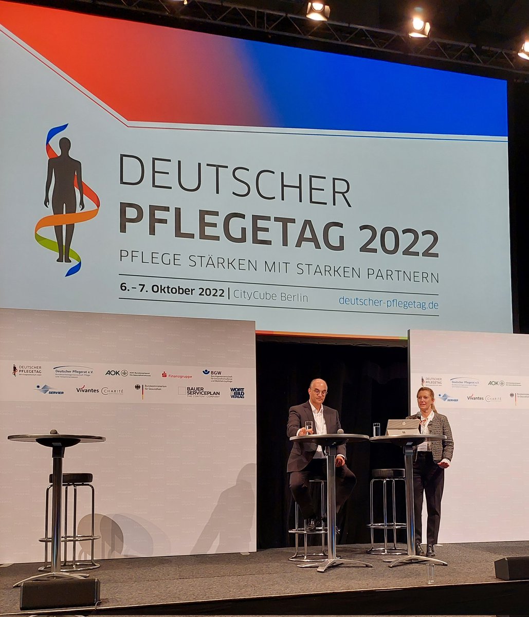 @sandra_postel (NRW) und <a href="/Markus_Mai_/">Markus Mai (RN)</a> (RLP) im Dialog zum Thema „(Bundes-)Pflegekammer“: Ein Austausch mit dem Publikum über Chancen, Hürden und Nutzen der pflegeberuflichen #Selbstverwaltung.

#pflegekammer #pflegetag #pflegetalk #pflege #pflegeberuf #berufsstolz