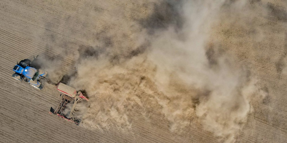 ETH Zurich (@eth_en) on Twitter photo A team of climate scientists led by the research group of <a href="/SISeneviratne/">Prof Sonia I. Seneviratne</a>, Professor for Land-Climate Dynamics at #ETHZurich, analysed the possible influence of climate change on this summer's extreme weather events. #GlobalWarming #Drought #ClimateChange
fal.cn/3svux A team of climate scientists led by the research group of <a href="/SISeneviratne/">Prof Sonia I. Seneviratne</a>, Professor for Land-Climate Dynamics at #ETHZurich, analysed the possible influence of climate change on this summer's extreme weather events. #GlobalWarming #Drought #ClimateChange
fal.cn/3svux