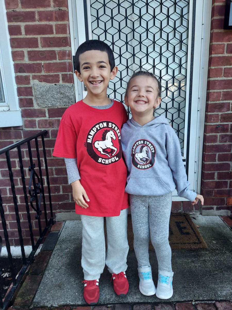 We love Hampton Street, yes we do!! #spiritweek <a href="/Hampton_Street/">Hampton Street</a> <a href="/MorrisonMineola/">Lisa Morrison</a> <a href="/MsGreene101/">Ms.Greene</a>