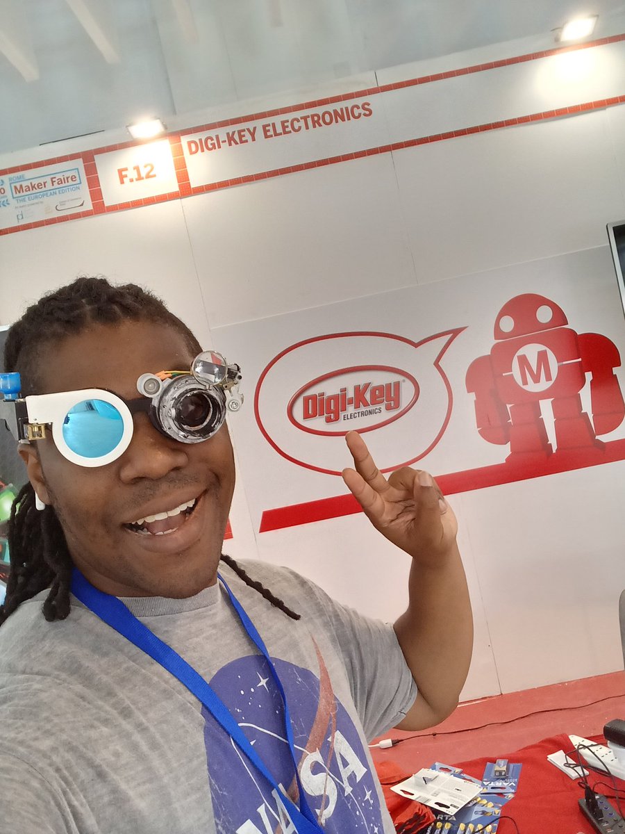 Odd_Jayy's tweet image. Setting up the @digikey booth at @MakerFaireRome #makergonnamake