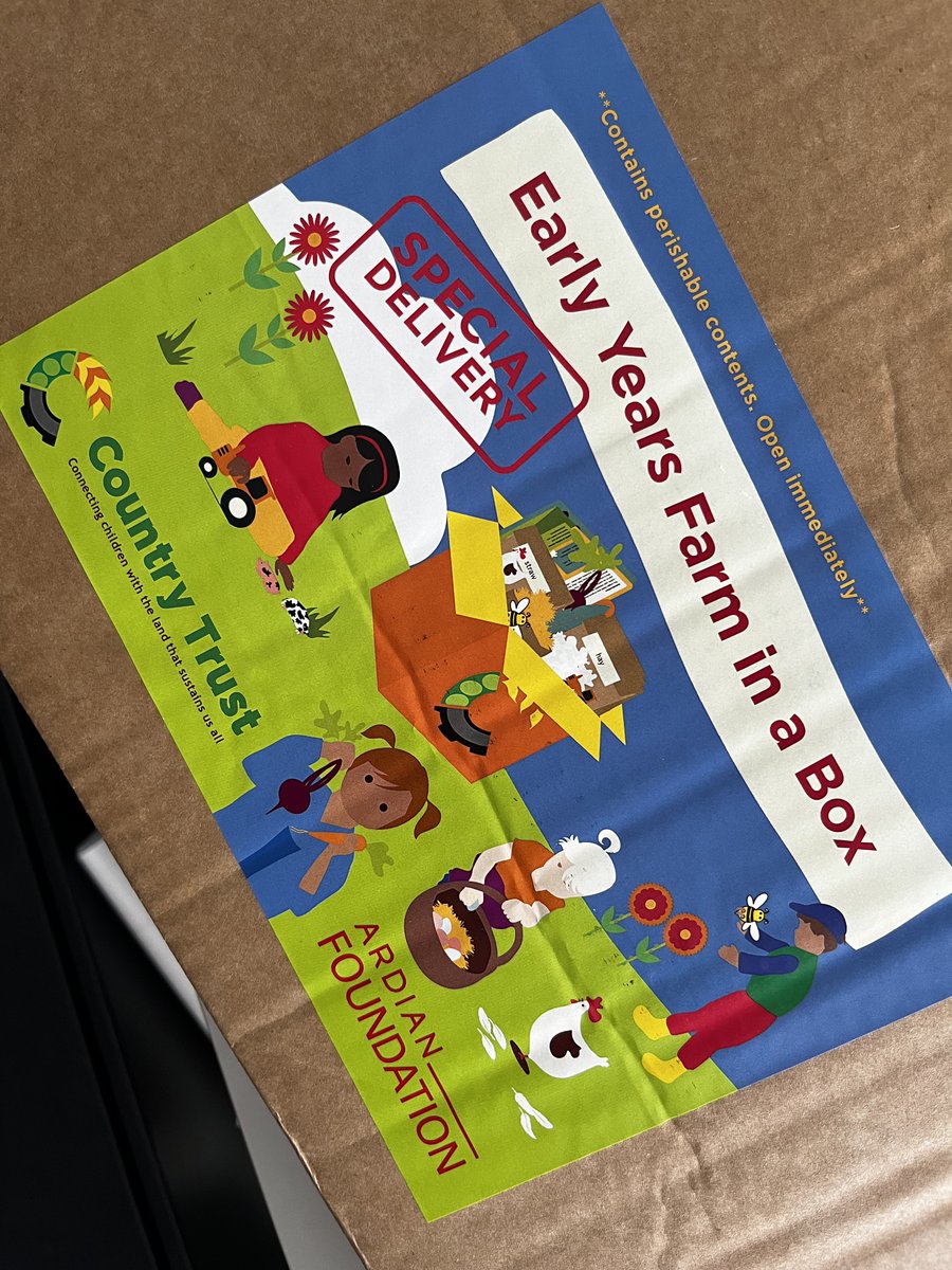 EarlyLifeGroup's tweet photo. 👩🌾FARM IN A BOX👩🌾
We were lucky enough to receive this exciting delivery from the @CountryTrust this afternoon! Can't wait to use the resources 🤩
#FarmInABox #EarlyYears #EarlyLifeProgramme #EarlyLifeGroup https://t.co/s6jQZ6rdgh