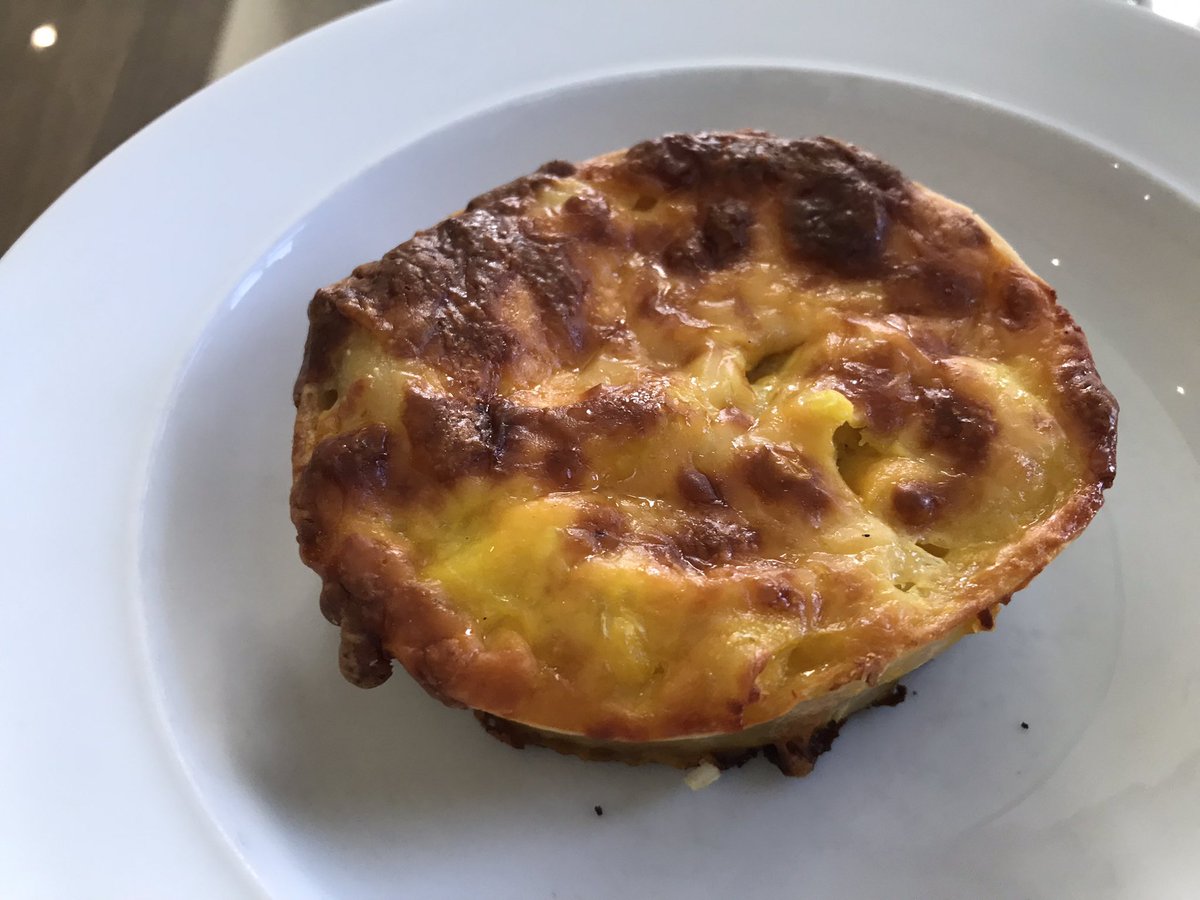 KenWargames's tweet image. Fish van has called. #spinks of #Arbroath Hadderoni pie for lunch. Yup. Smoked haddock and macaroni cheese in a pie. You’re welcome. @IMcMillan @WeHaveWaysPod @simonnread @LondonMoneyFS @YellowtailFP