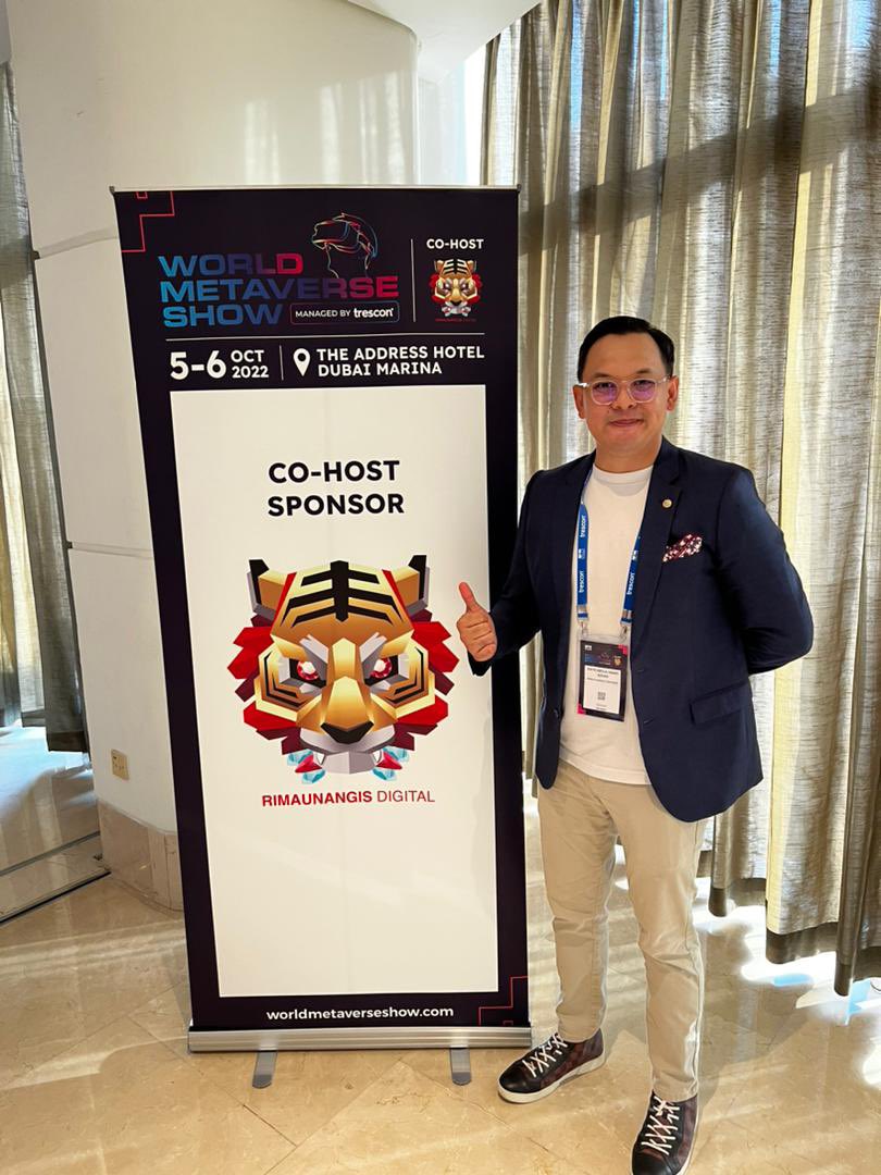 RimaunangisRXT's tweet image. Our Executive Chairman and CEO 
overseeing us taking over Dubai 💪🏻
#lfg🚀 #wmsdubai2022 #wbsdubai2022 @WBSglobalseries 

-@firguredoz 
-@DatoAbdulHaadi