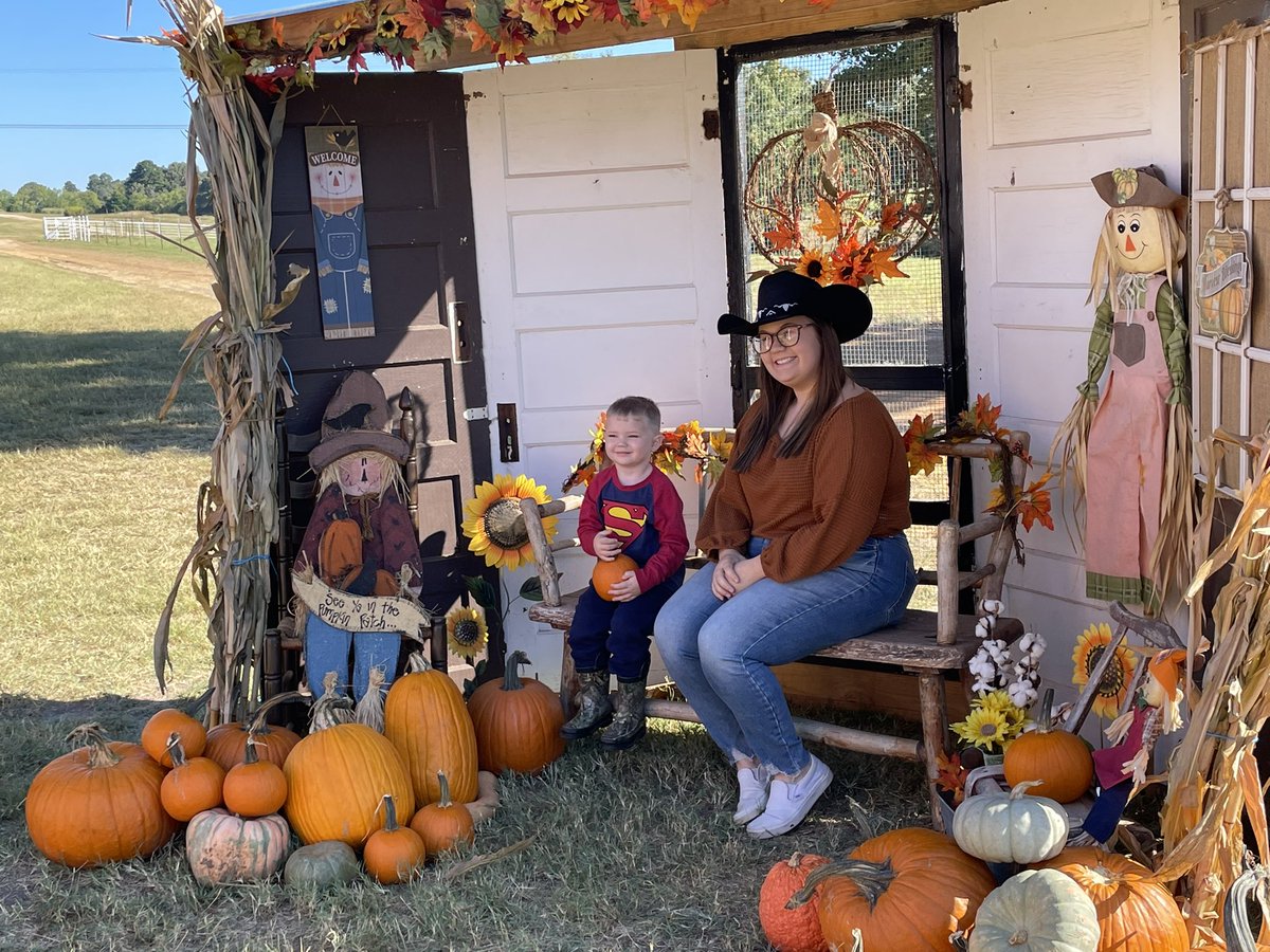Kiddos loving Fall Time 🍁