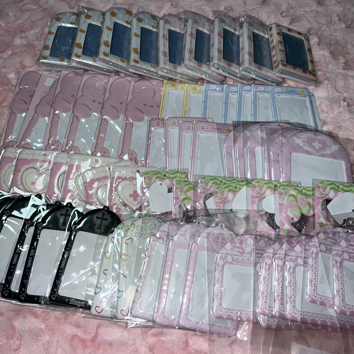 nnxpupeachii's tweet photo. rt สุ่มแจก 100 2 คน

พร้อมส่งมาแย้วค่ะ เชิญจับจ่ายกันได้เลยยยรอบนี้พ้มมาพร้อมโปร 10.10 ลดราคาพิเศษ 30-50% คอลบุ้คเริ่มต้น 200  โฮลเดอร์เริ่มต้น 200 สตกเริ่มต้น 35 บาทคุ้บ ʕ۪  ⸱̼ ·̮ ⸱̼ʔっ

ลงวันเสาร์ที่ 8/10 เวลา 18.00 ค่ะ

♡ซื้อครบ 400 ส่งฟรี ems ค่ะ https://t.co/t4BGIVLaum