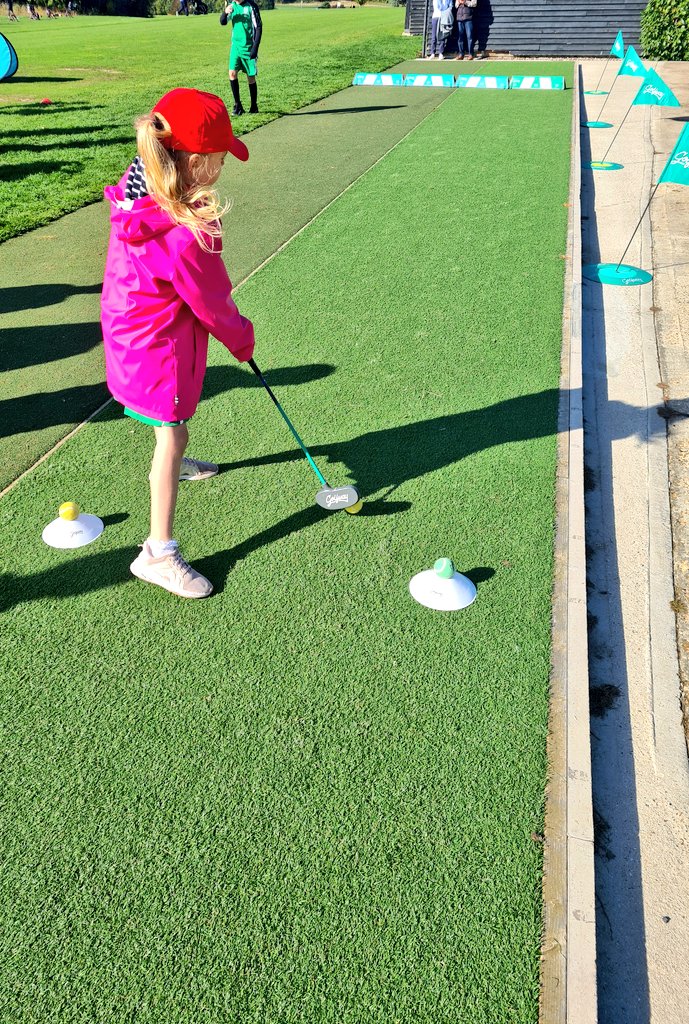 chloederrick21's tweet photo. Fantastic morning with @golffoundation celebrating their 70th birthday! All the children from @SladePrimarySch left wanting to play more golf in the future ⛳️ https://t.co/k33EVs1Gzt