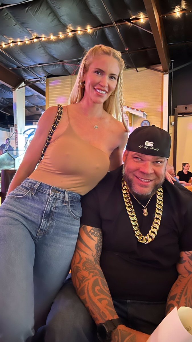 Tyrus stunned viewers when he stopped mid-show to praise his wife live Tyrus stunned viewers when he stopped mid-show to praise his wife live
