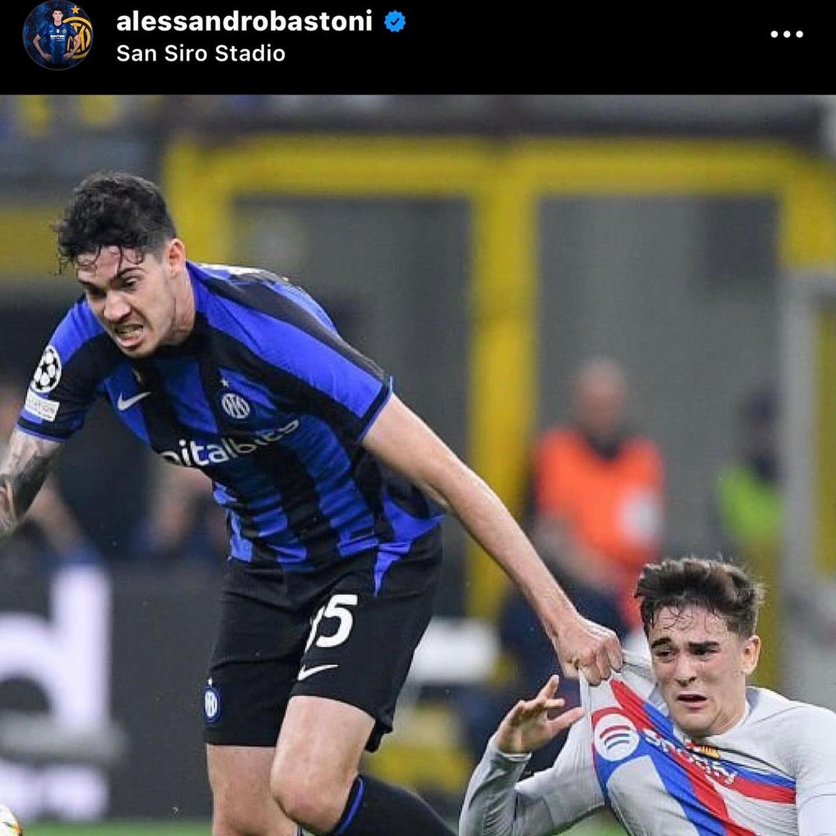 Y_urbn's tweet photo. Après le match Inter Milan vs Barcelone, le défenseur italien Bastoni et sa copine Camilla Bresciani ont été victime de menaces pour le poste provocation impliquant le barcelonais Gavi. Des menaces lui promettant casser les pieds et des menaces de mort. https://t.co/OVmsdLo5nO