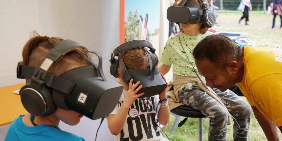 #NewScientistLive is starting tomorrow! Don't forget to come find us for VR experiences, interactive games for children and learn how communities are thriving despite the impacts of climate change. See you soon! fal.cn/3svw6 @newscievents