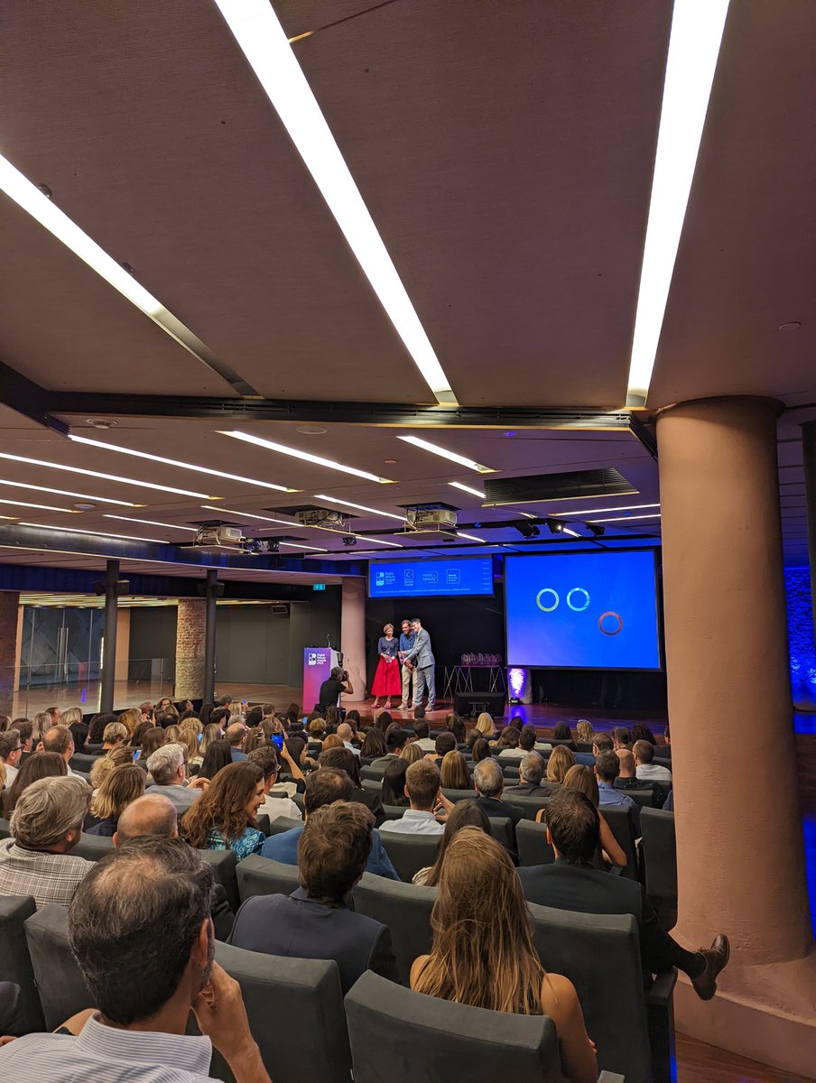 CPLAromas's tweet photo. Our Spanish team had a wonderful time at the Digital Beauty Summit in Barcelona. 🇪🇸
Thank you to the team for hosting such a successful event. We hope to see you again soon!
#FragranceHouse #GlobalBusiness #DigitalBeautySummit #LetsCreateTogether https://t.co/ZXHrNEOCbi