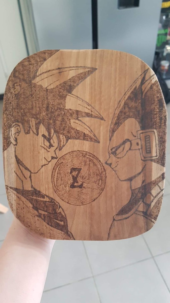 Alkaia33's tweet photo. Hello à deux jours du @Fest_Animasia  je suis ravie de vous présenter cette première gravure sur bois pour moi :)

Elle serra exposer sur notre stand et dispo à la vente !
J'espère qu'elle vous plaira !

 #DragonBall #Vegeta #Goku #artist #Art https://t.co/fi3Cwz9XN7