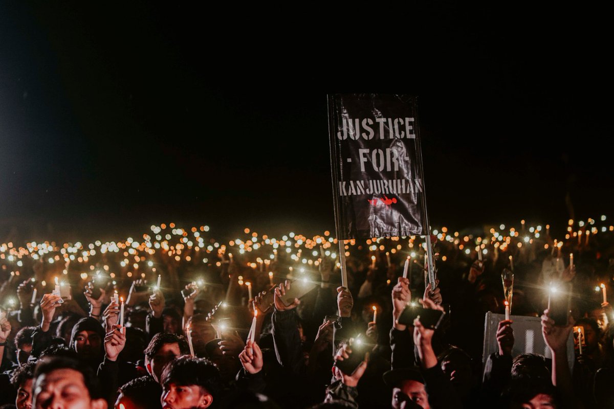 Rapalan doa untuk seluruh korban tragedi Kanjuruhan dari Sleman malam hari ini. Tidak lupa dengan lantang kami semua yang hadir menyuarakan: USUT TUNTAS TRAGEDI KANJURUHAN!