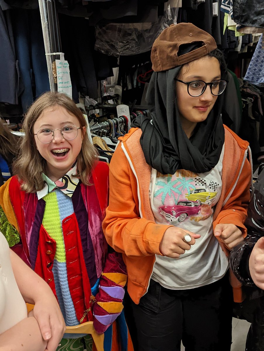 MissMcCorry_'s tweet photo. Thank you @NTSonline for having us today for Journey to a Dream Job! We learned about different careers, explored the building and letting 20 drama pupils loose in a costume cupboard was a highlight 💚. We loved meeting everyone, especially Jelly Bean🎭🐶@ndhsglasgow @DYWGlasgow https://t.co/O6VQ5Tv6jI