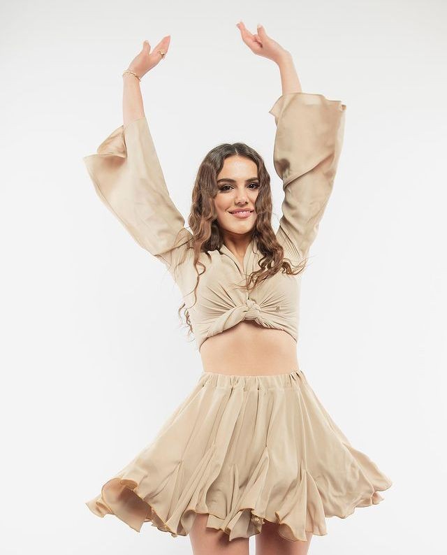 ozgukyetkinlik's tweet photo. çiçeğimiz için etkinlik 

beş yüz ment
 rt ve fav yapalım 

#ÖzgüKaya https://t.co/BzX2sHALki
