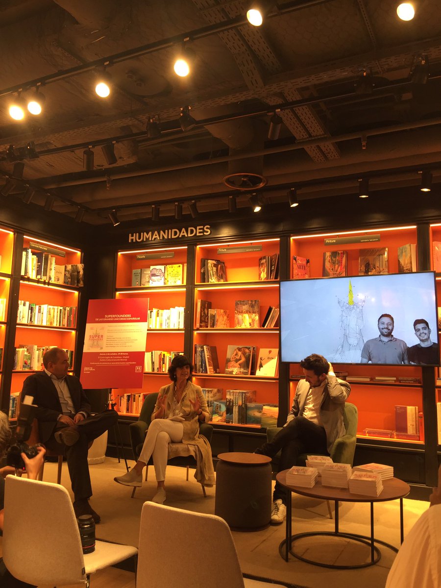 allopher's tweet photo. María Benjumea comienza la presentación del libro “Superfounders. Conoce las claves para pasar de #startup a #unicornio”, de @ManuelLTorrents y @pepgomez.
Con ejemplos de @AlmuzaraLibros @Disbook_es @fever_es @Spain_StartUp 

#emprendimiento #emprendedores https://t.co/yskwxf1DAP