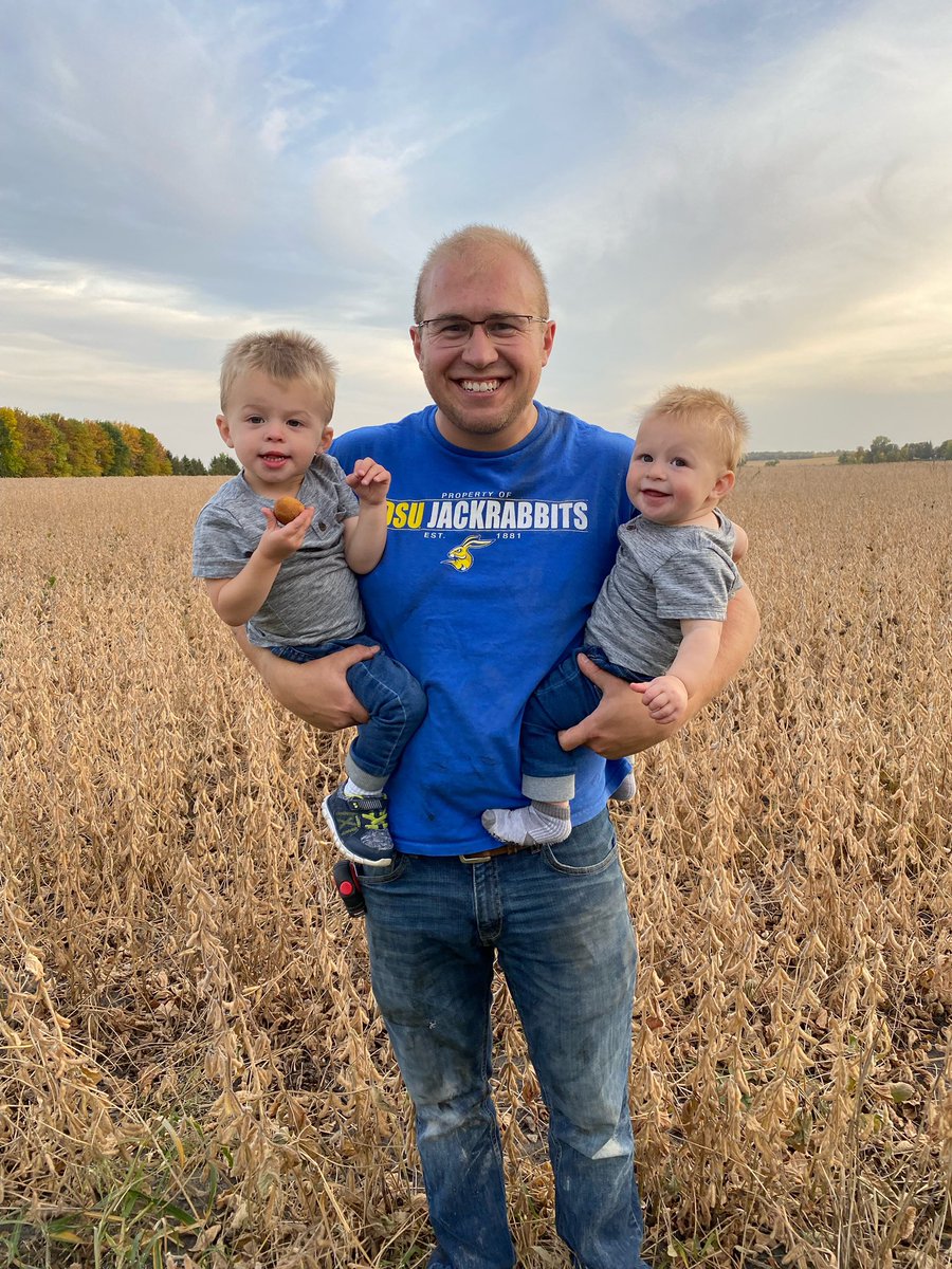 TEACH EM’ YOUNG!

These two #becksbabies are growing up fast. Even the youngest farmers in our family know to pick superior <a href="/beckshybrids/">Beck's Hybrids</a> on our farm and cheer for @jackrabbit_nation

#signsofyield #soybeans #alumni #babyboy #futurefarmers #futurejackrabbit