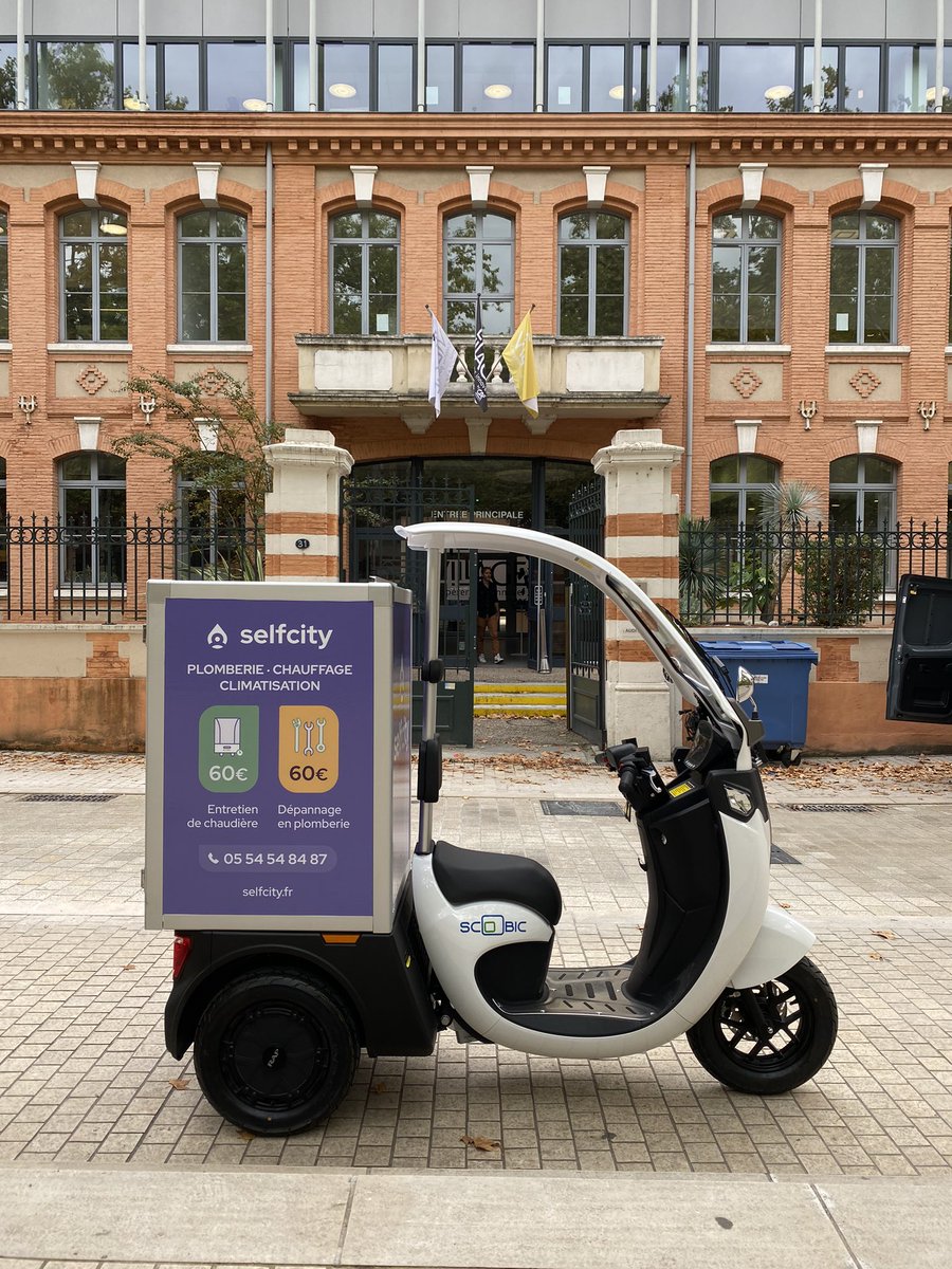 La ville rêvée par Selfcity est une ville durable, respirable et dont les services sont à moins de 2km de chez vous. Cela est aujourd'hui possible grâce notre flotte de véhicules légers. + rapides, non polluants, et efficace. #PtalkSelfcity 
#greenyourcity