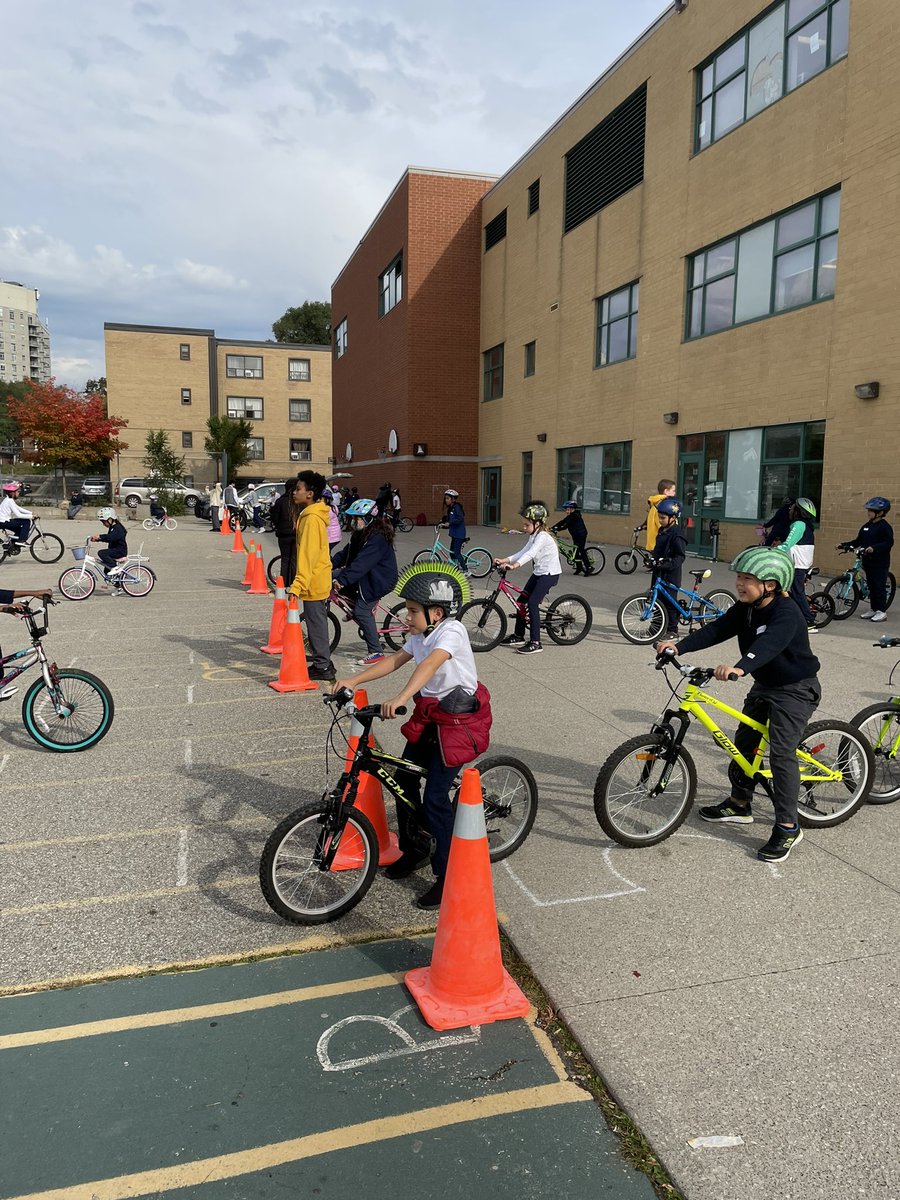 StarWarsCop's tweet photo. We made 40+ kids more confident #cyclists. We made 13 students stronger #leaders. We strengthened bonds in @TPS12Div and created a better community. Thx to our amazing hosts in Our Lady of Victory. Thx sponsors who helped to make this happen @COPSandKIDSca @CAASCO. #bikerodeo https://t.co/UsjZmjqIep